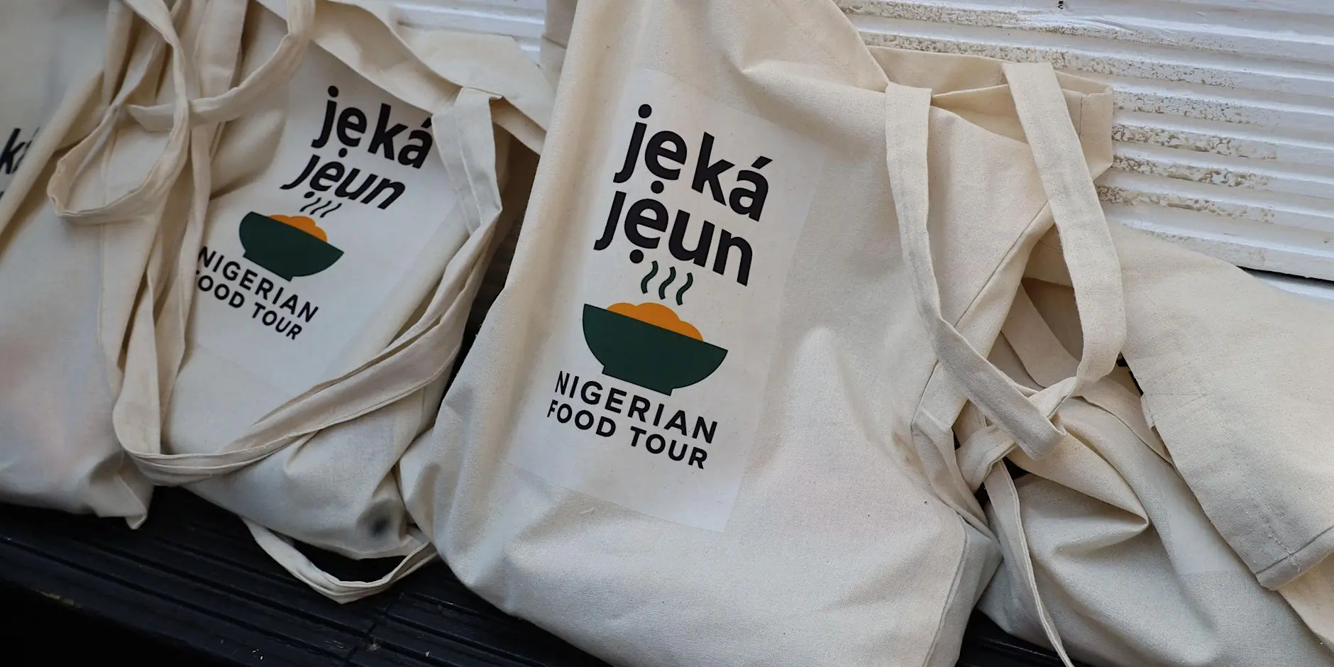 Je Ka Jeun branded gift bags